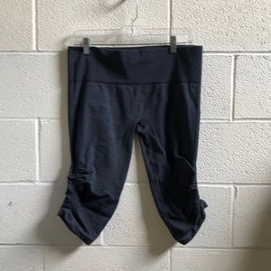 lululemon athletica Pants - Lululemon blue Ebb & flow crop sz 12 61242 lululemon athletica Pants - Lululemon blue Ebb & flow crop sz 12 61242